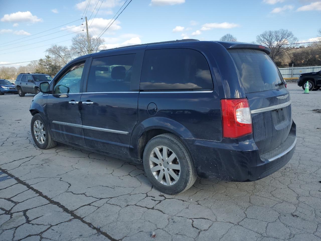 2015 Chrysler Town & Country - Image 2