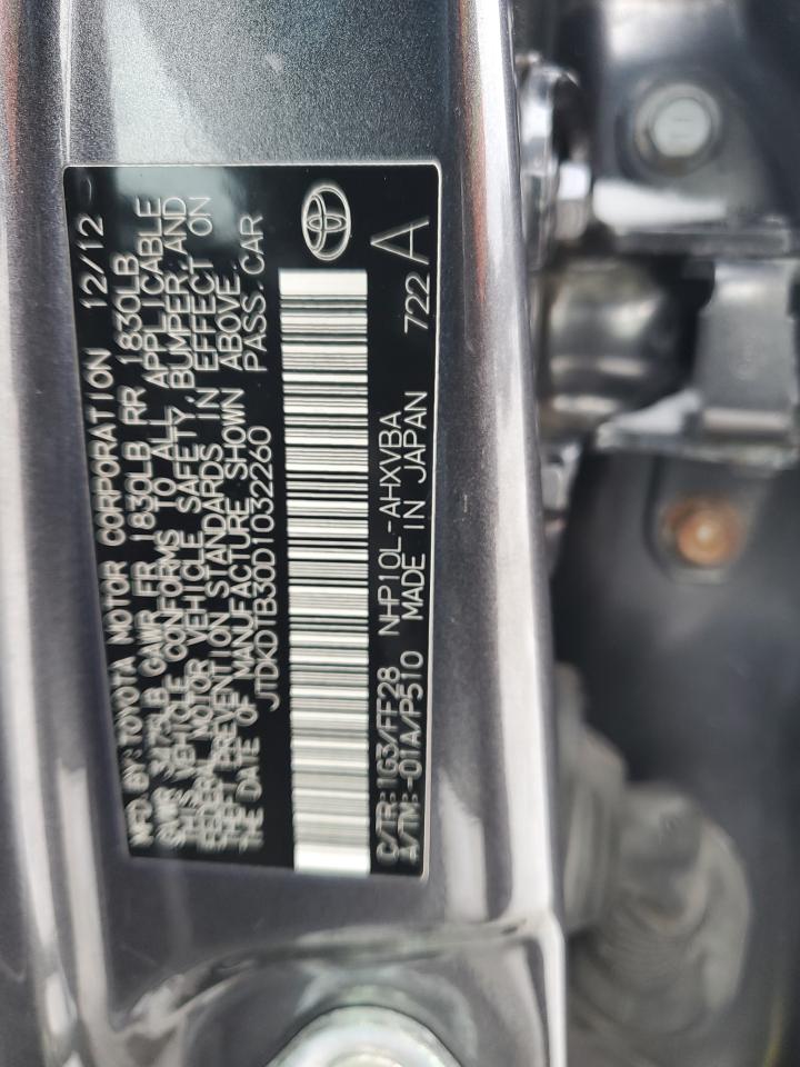 2013 Toyota Prius - Image 12