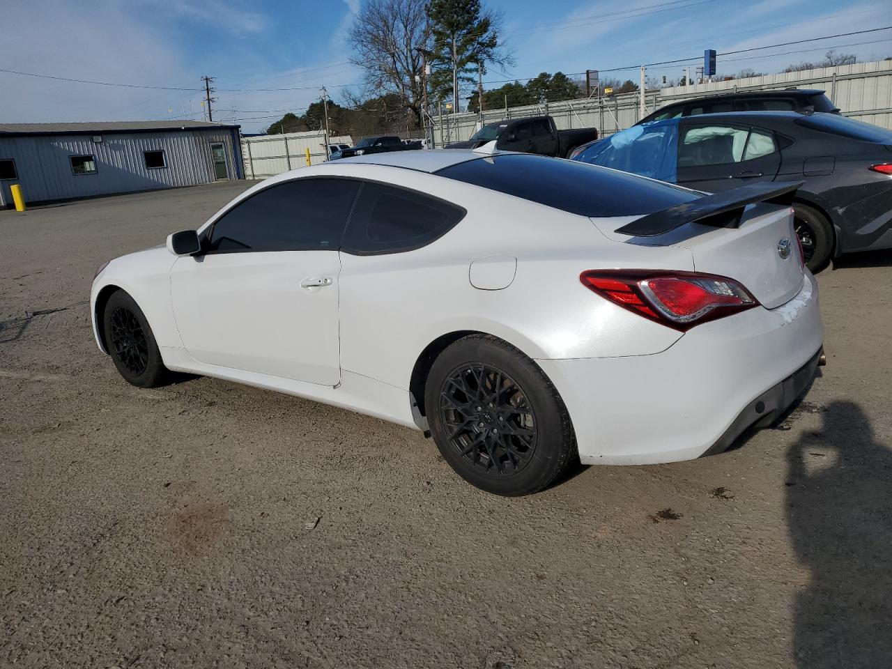 2014 Hyundai Genesis - Image 2