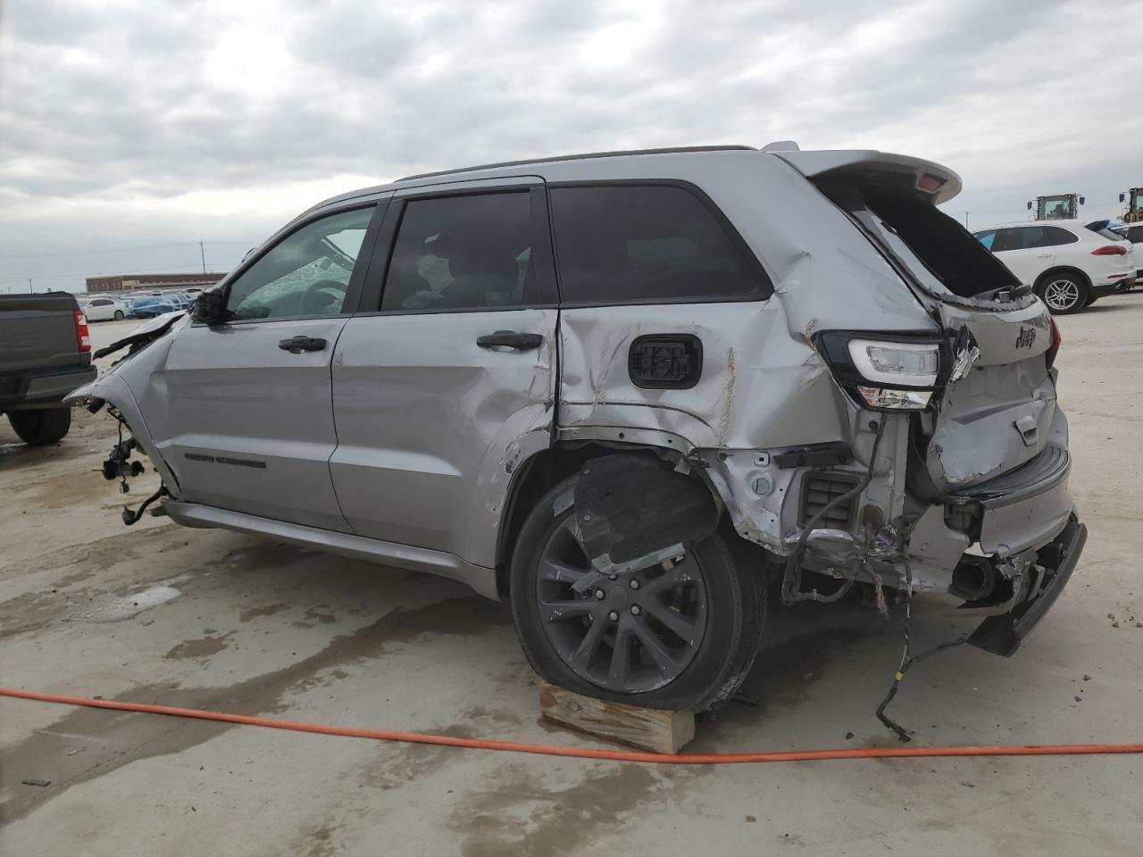 2019 Jeep Grand Cherokee - Image 2