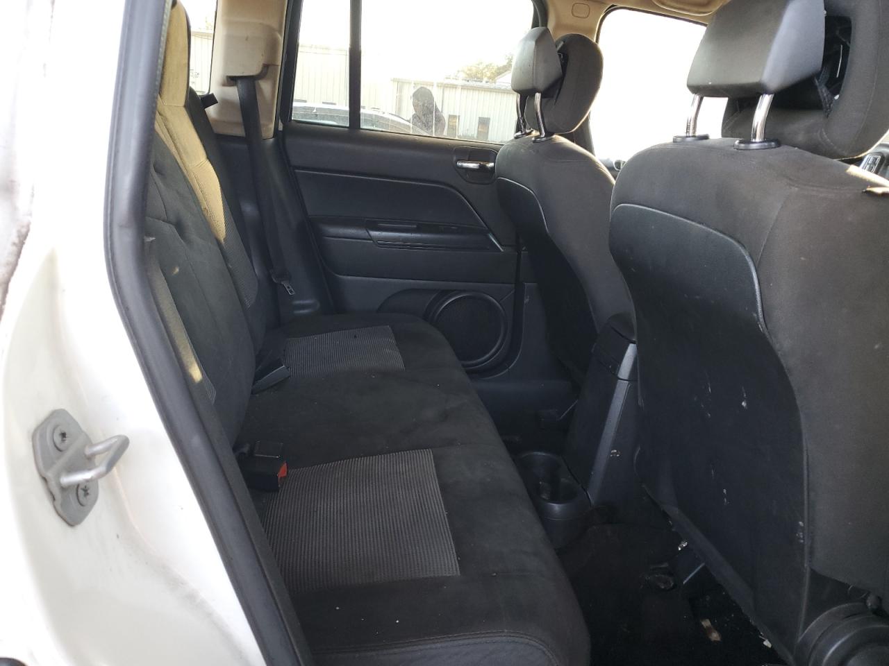 2016 Jeep Compass - Image 10