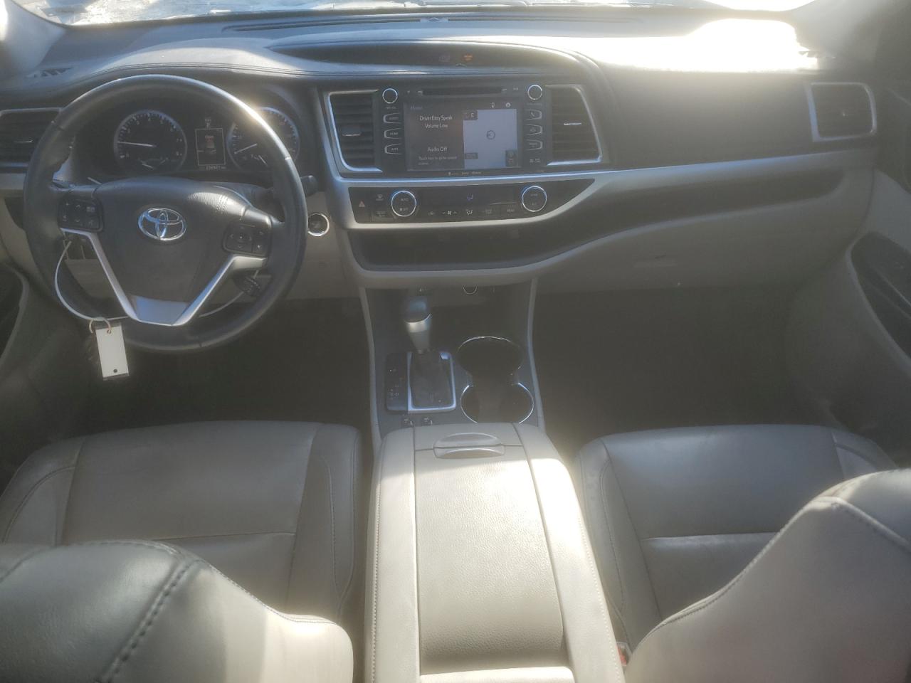 2016 Toyota Highlander - Image 8