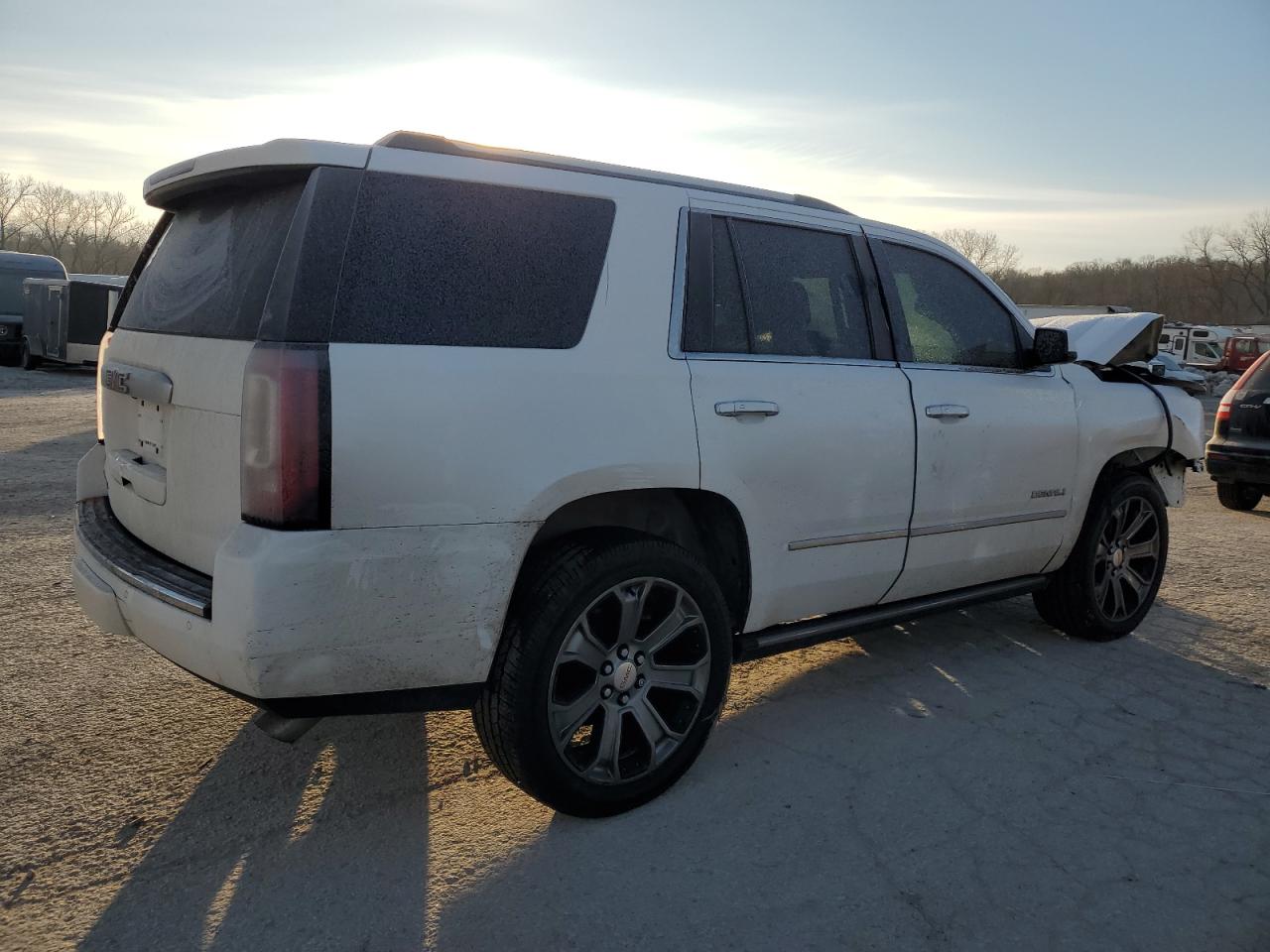 2015 GMC Yukon - Image 3
