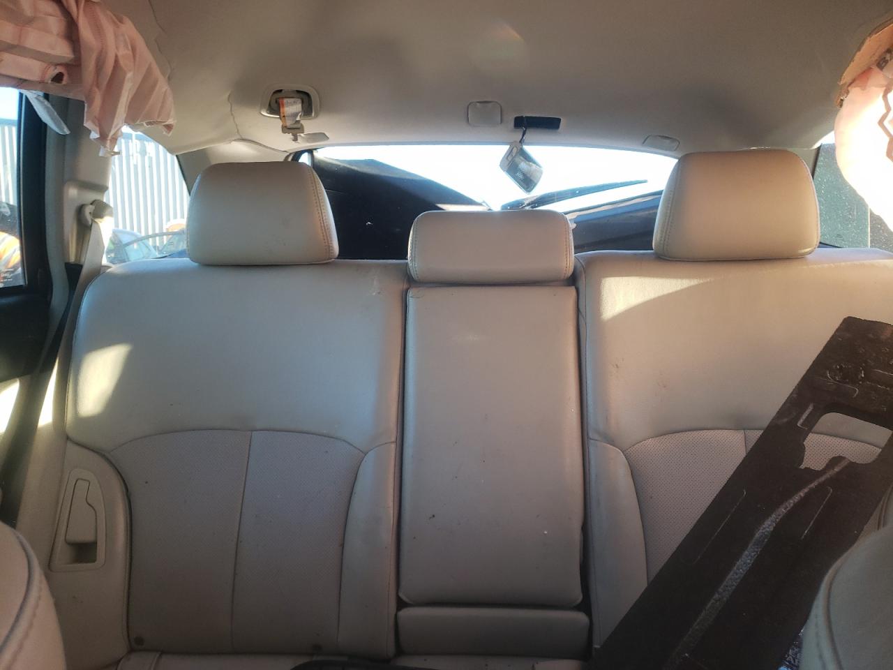 2014 Subaru Outback - Image 10