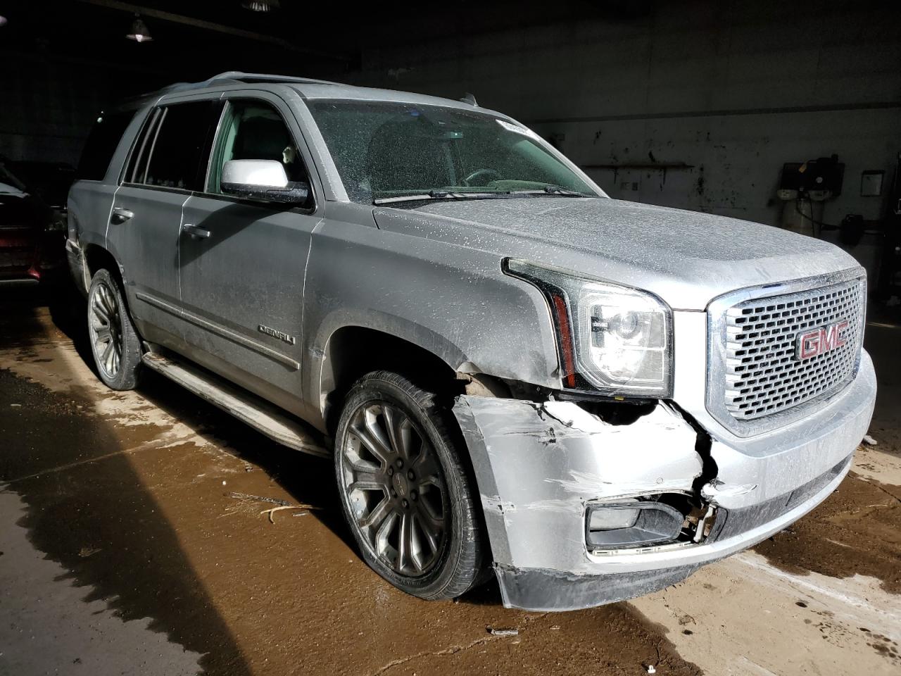 2015 GMC Yukon - Image 4