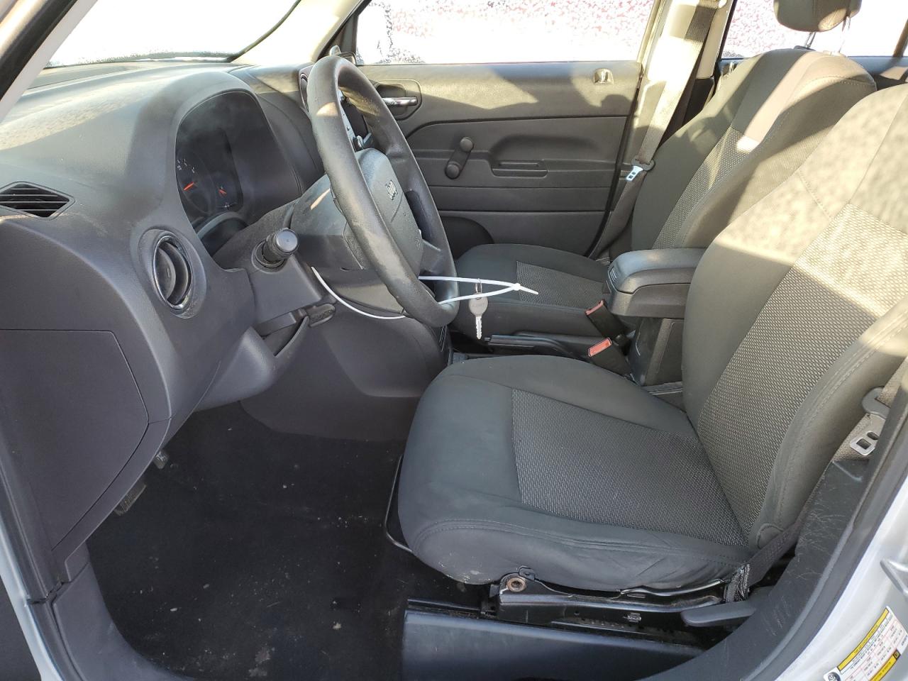 2010 Jeep Liberty (Patriot) - Image 7