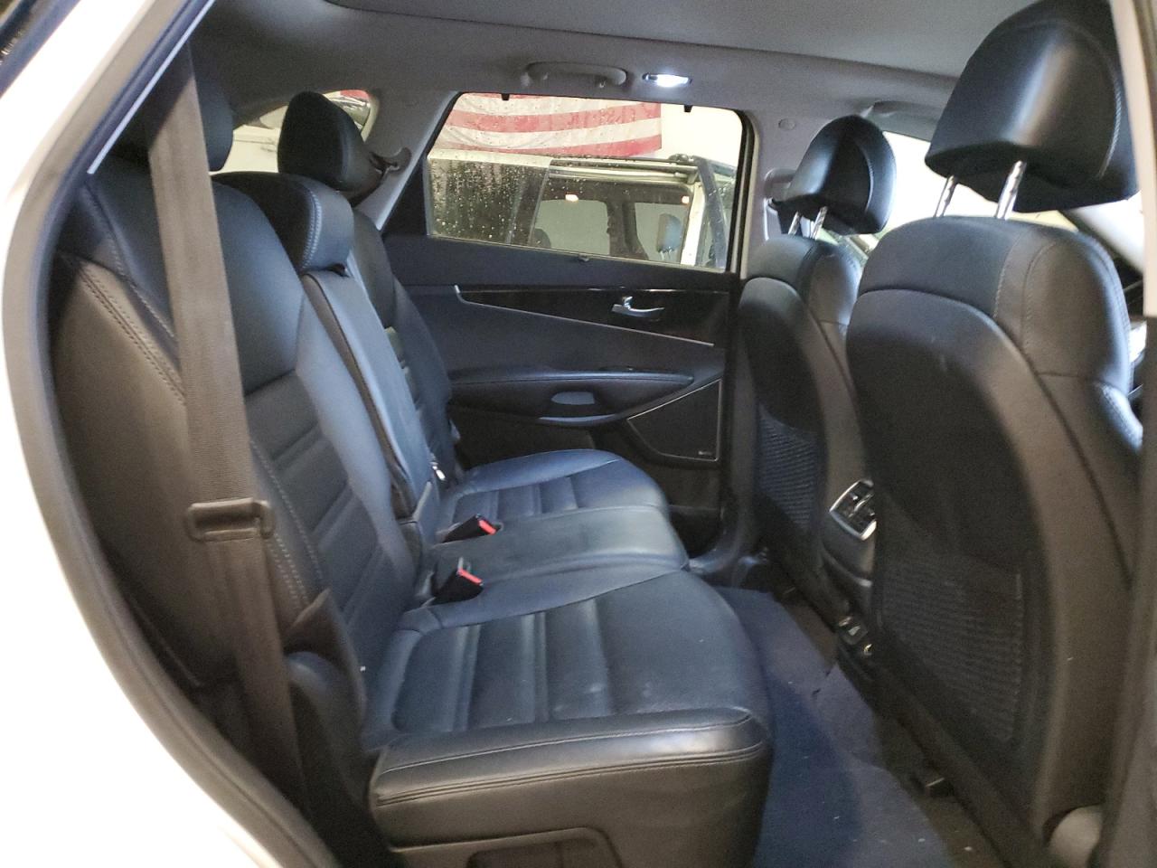 2017 Kia Sorento - Image 11