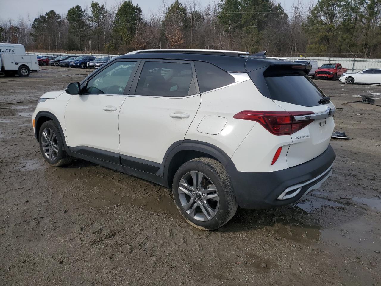 2021 Kia Seltos - Image 2
