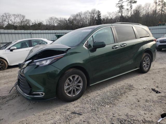 2022 Toyota Sienna Xle