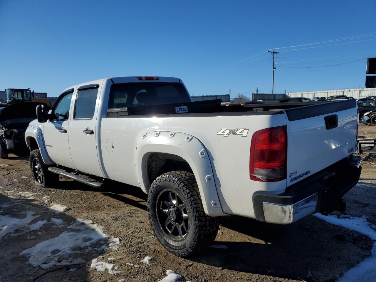 2011 GMC Sierra - Image 2
