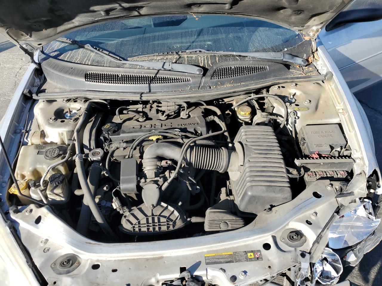 2005 Chrysler Sebring - Image 12