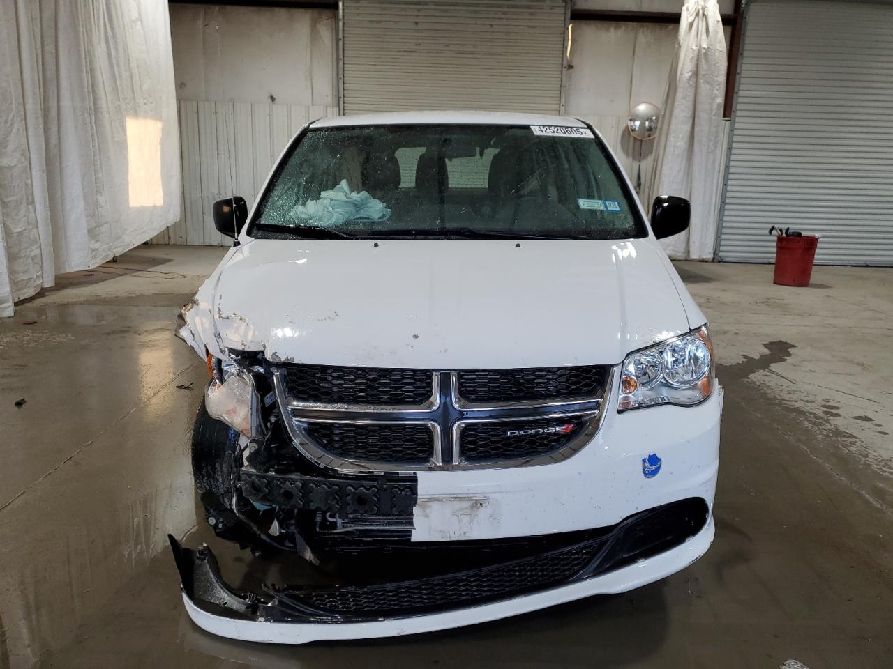 2016 Dodge Caravan - Image 5