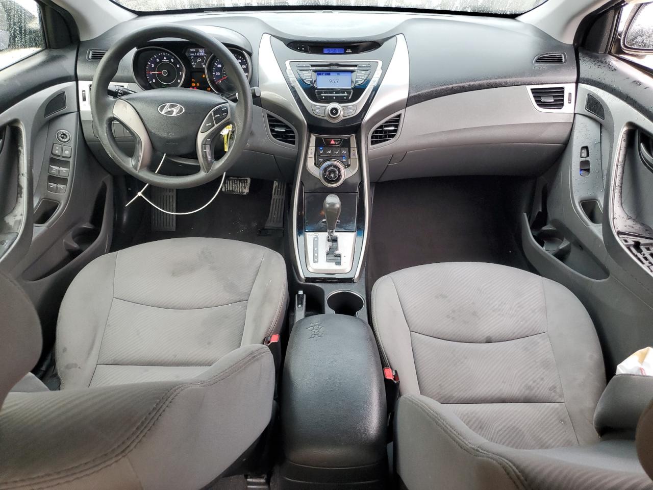 2013 Hyundai Elantra - Image 8