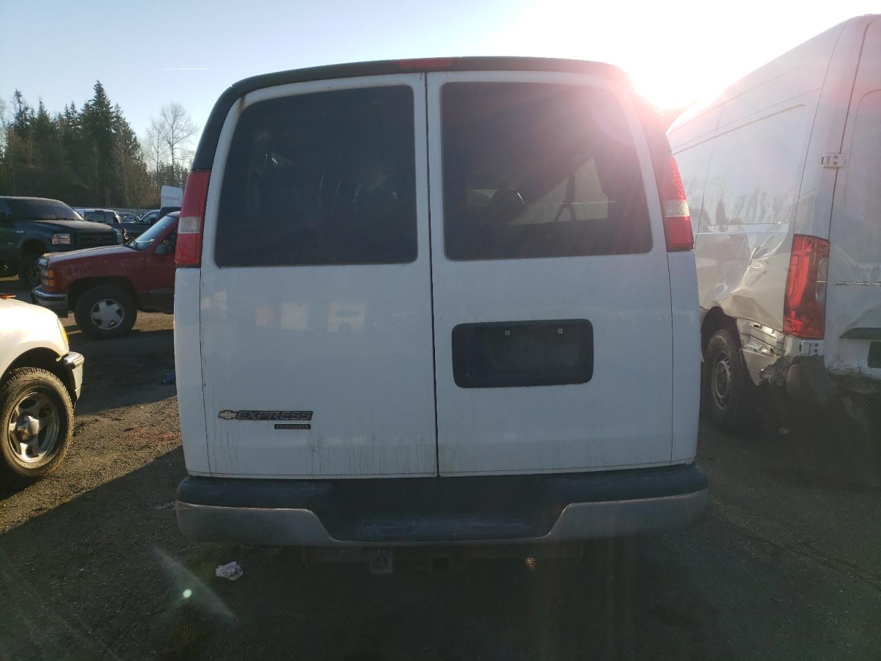 2015 Chevrolet Express - Image 6