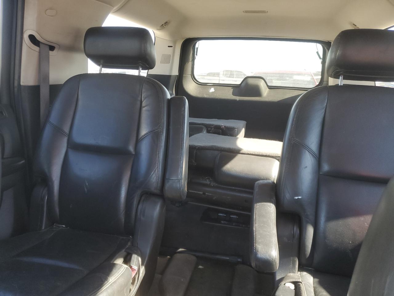 2008 Cadillac Escalade - Image 10