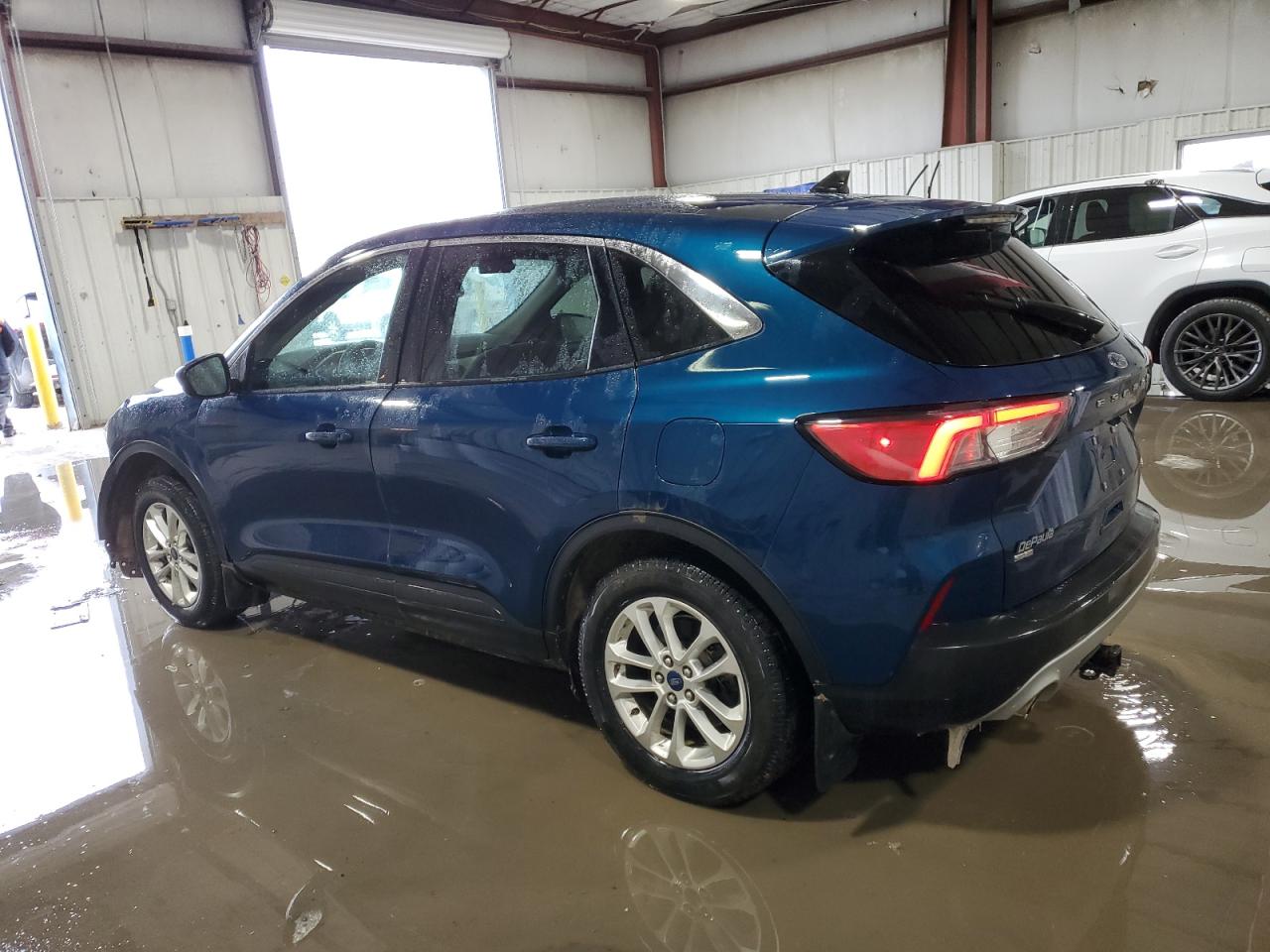 2020 Ford Escape - Image 2
