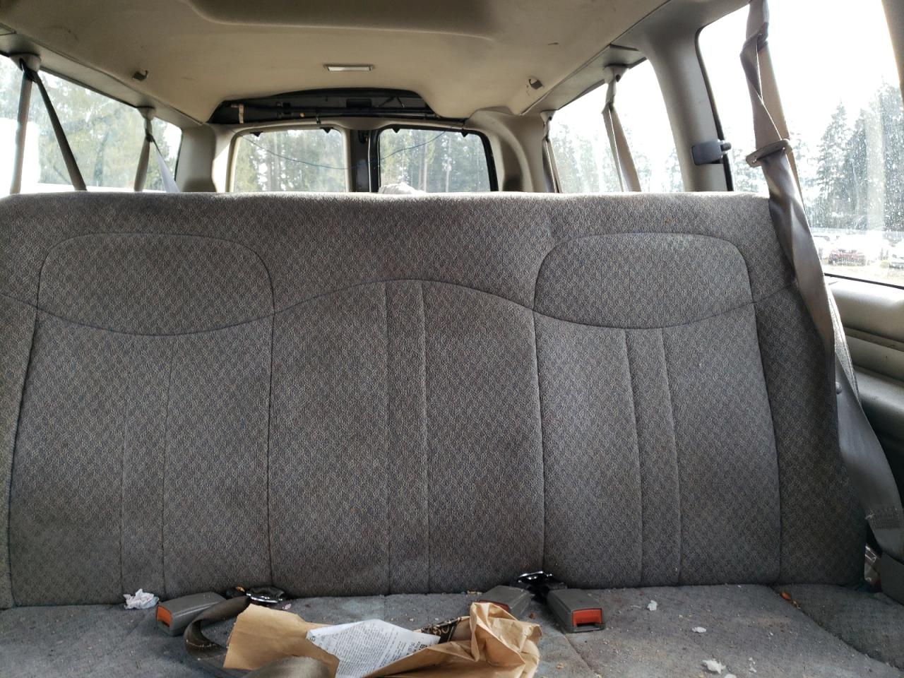 2000 Chevrolet Express - Image 10