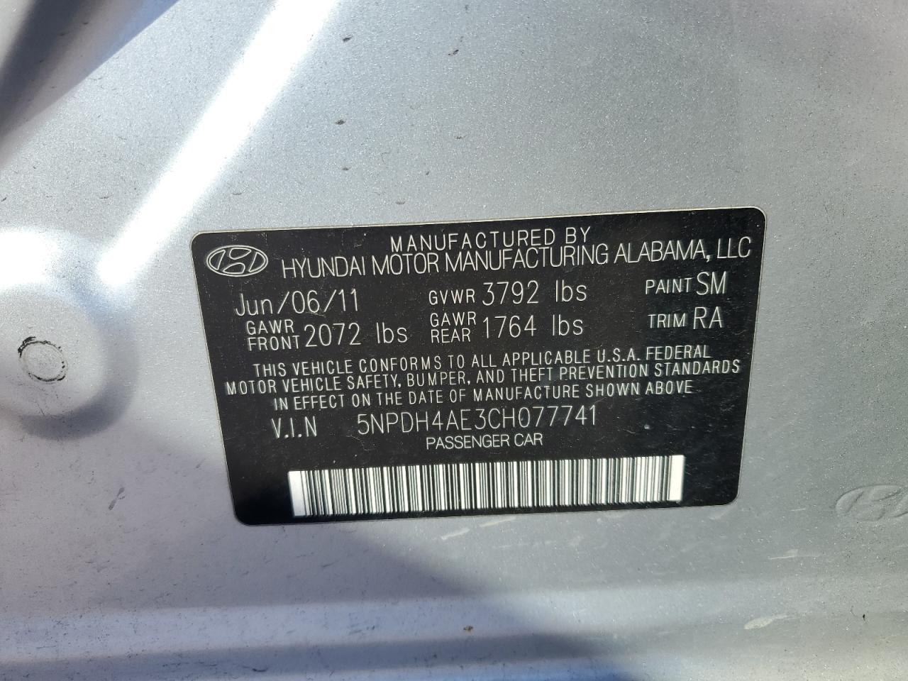 2012 Hyundai Elantra - Image 13