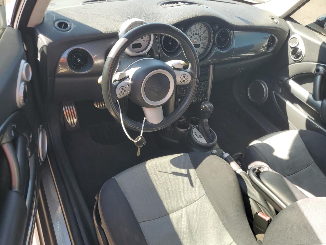 2006 Mini Cooper S VIN: WMWRE33596TJ33149 Lot: 43462805