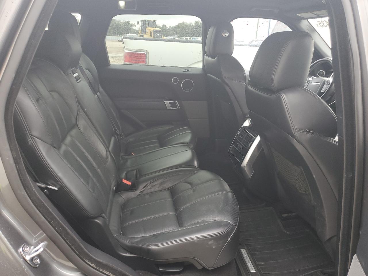 2016 Land Rover Range Rover - Image 11