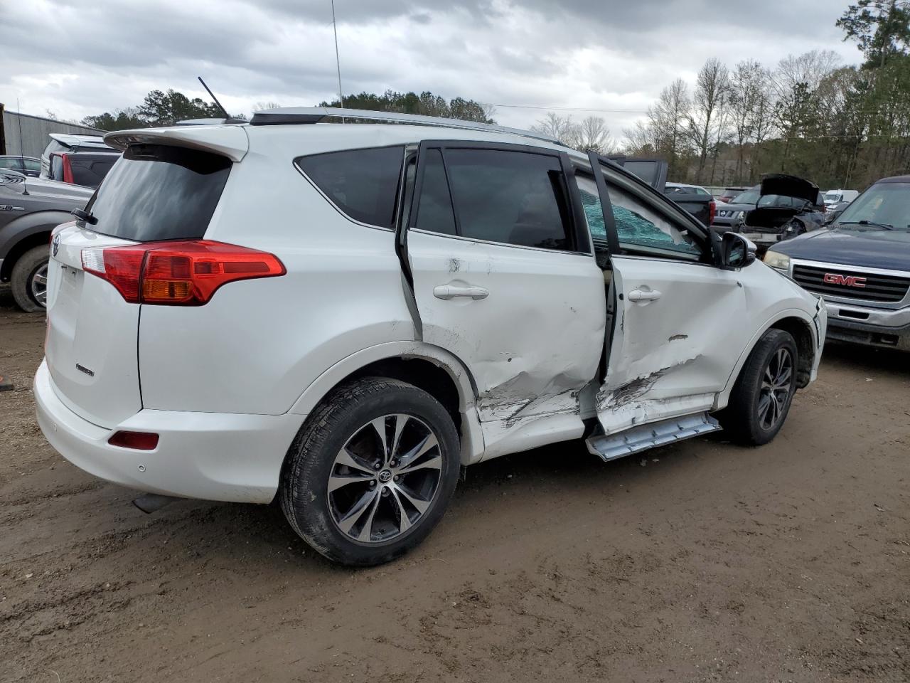 2015 Toyota RAV 4 - Image 3