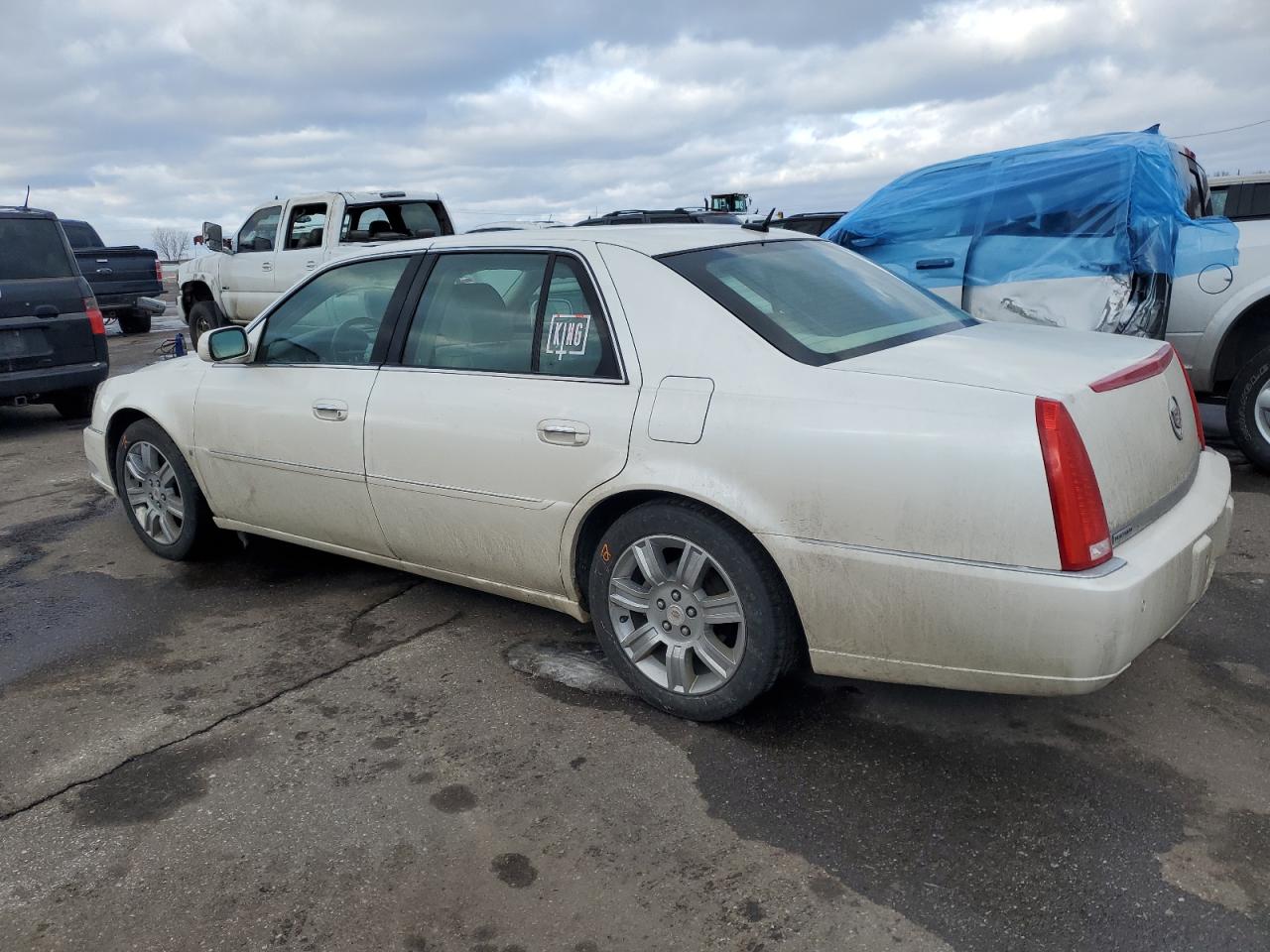 2008 Cadillac DTS - Image 2
