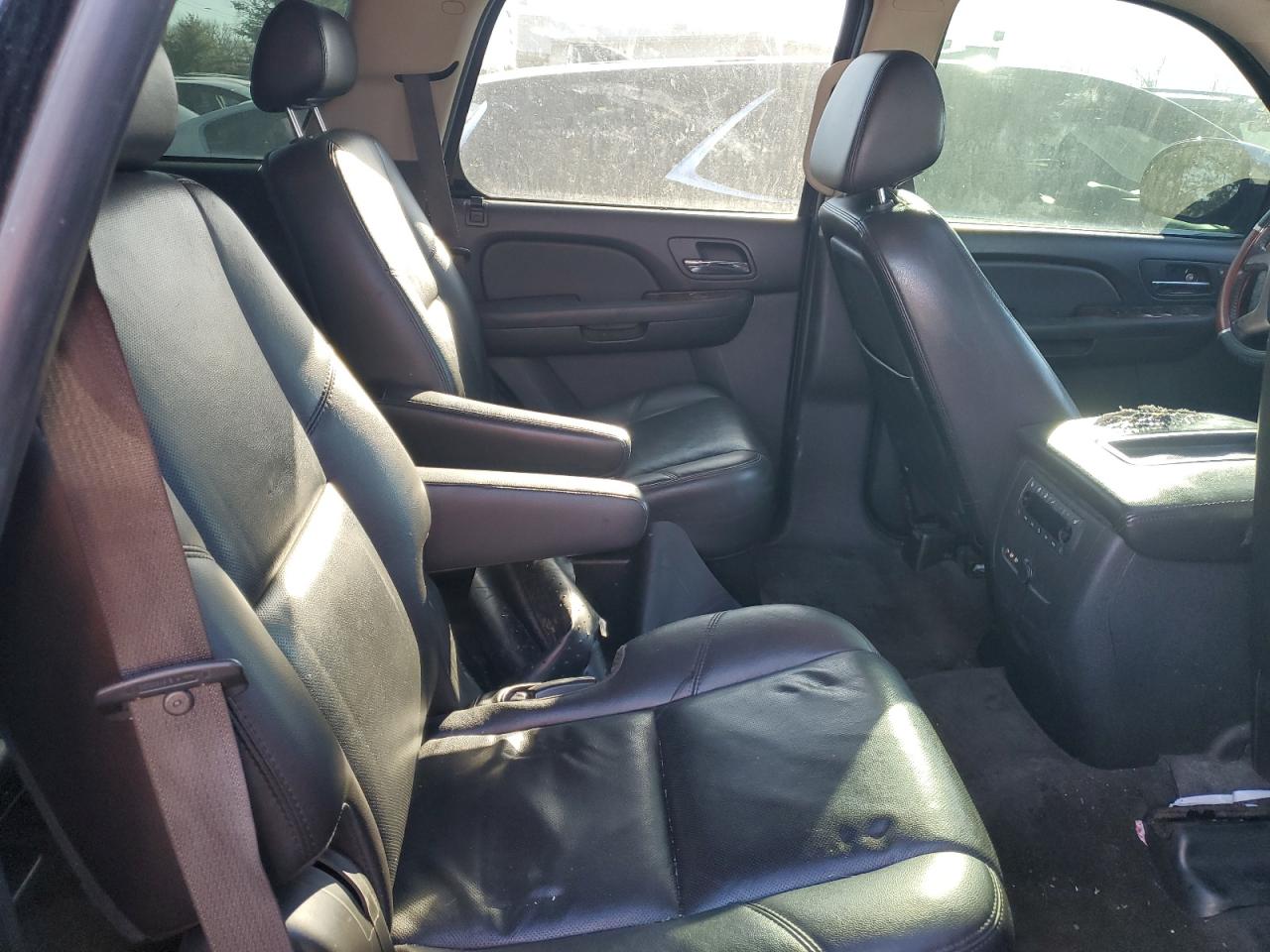 2009 Chevrolet Tahoe - Image 11