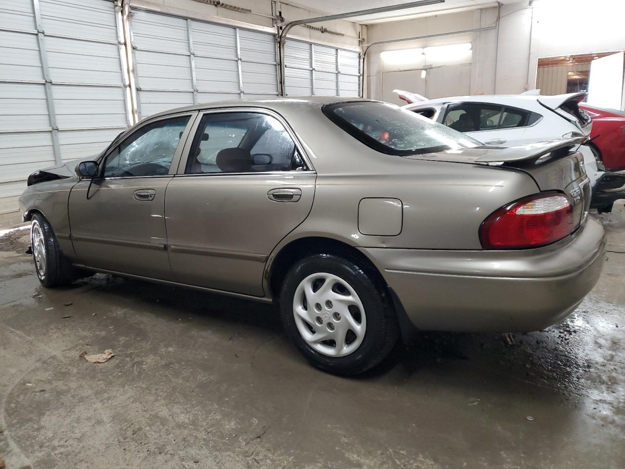 2000 Mazda 626 - Image 2