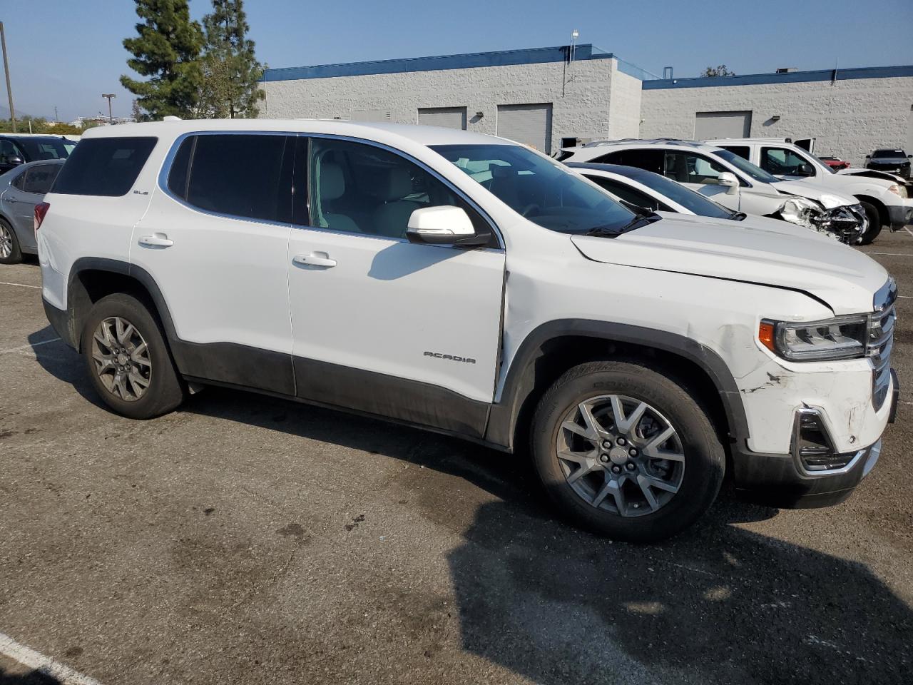 2022 GMC Acadia - Image 4