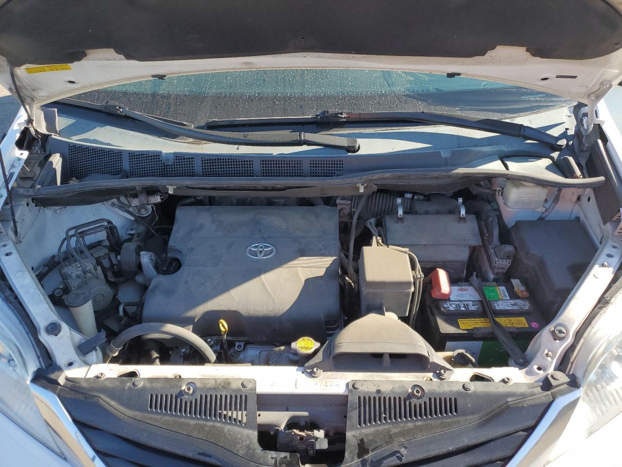 2013 Toyota Sienna - Image 12