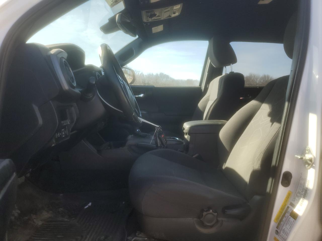 2018 Toyota Tacoma - Image 7