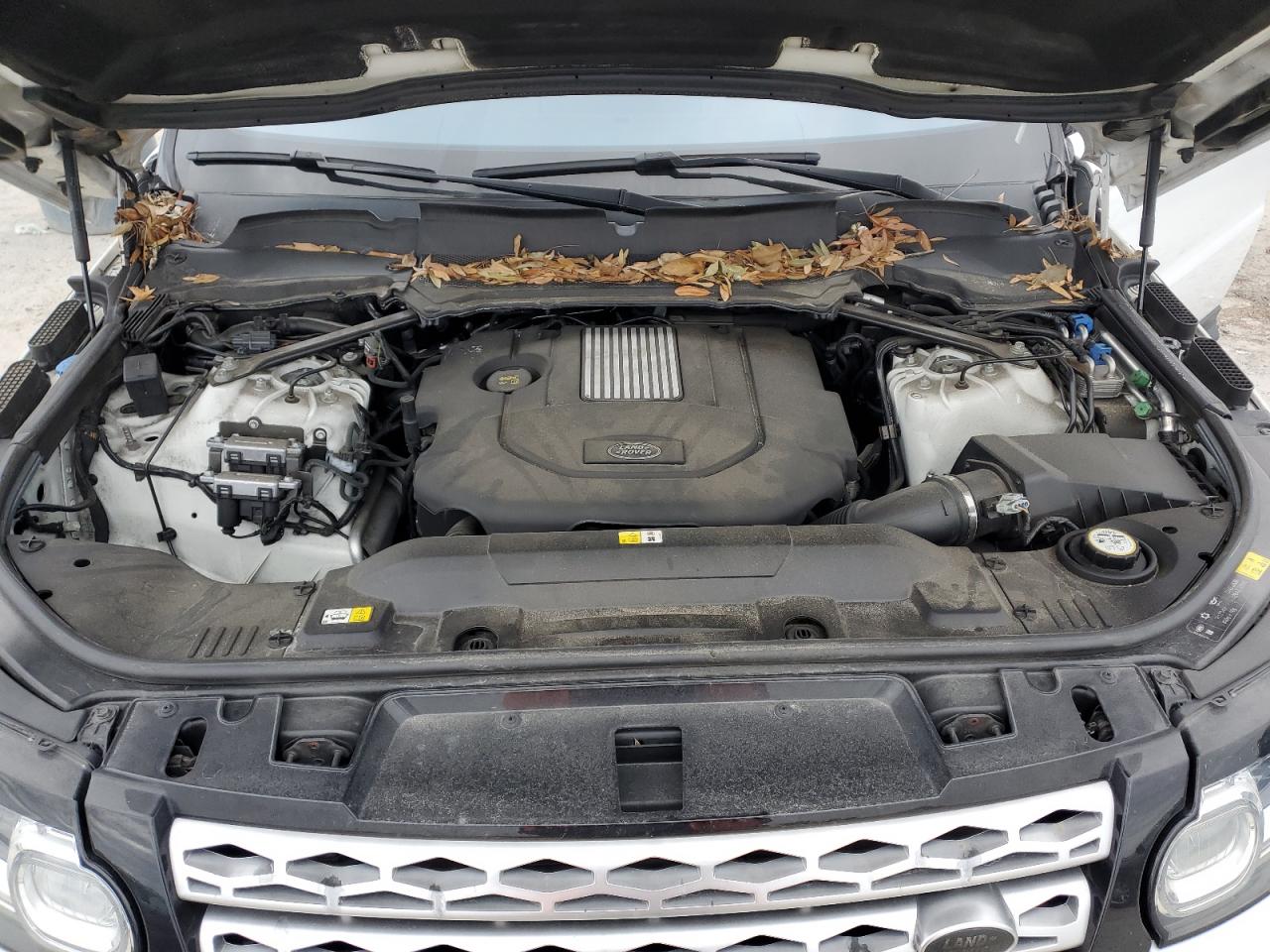2017 Land Rover Range Rover - Image 12