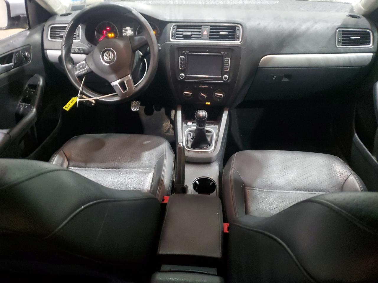2014 Volkswagen Jetta - Image 8
