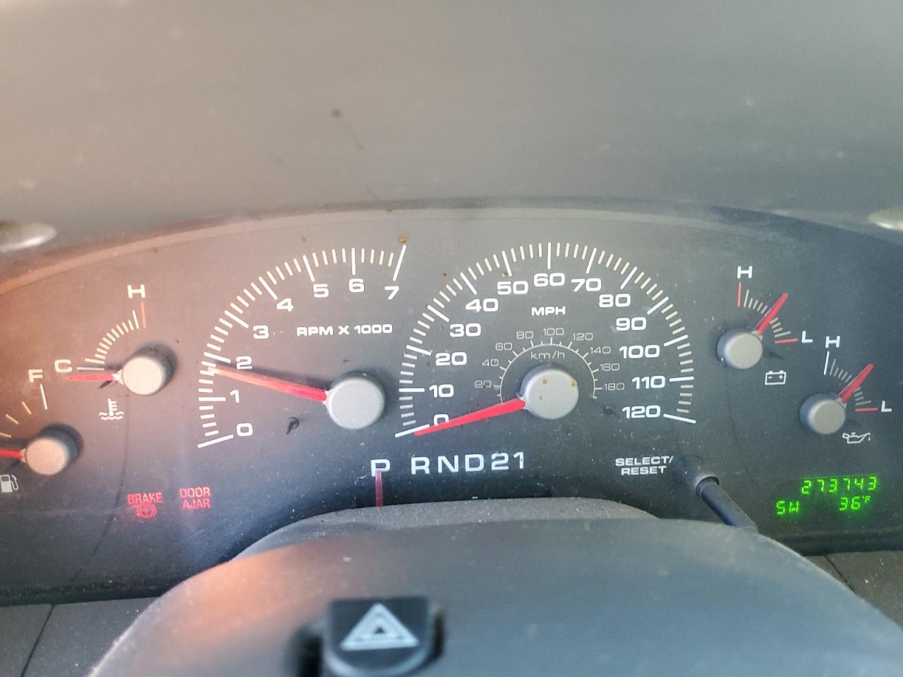 2004 Ford Expedition - Image 9
