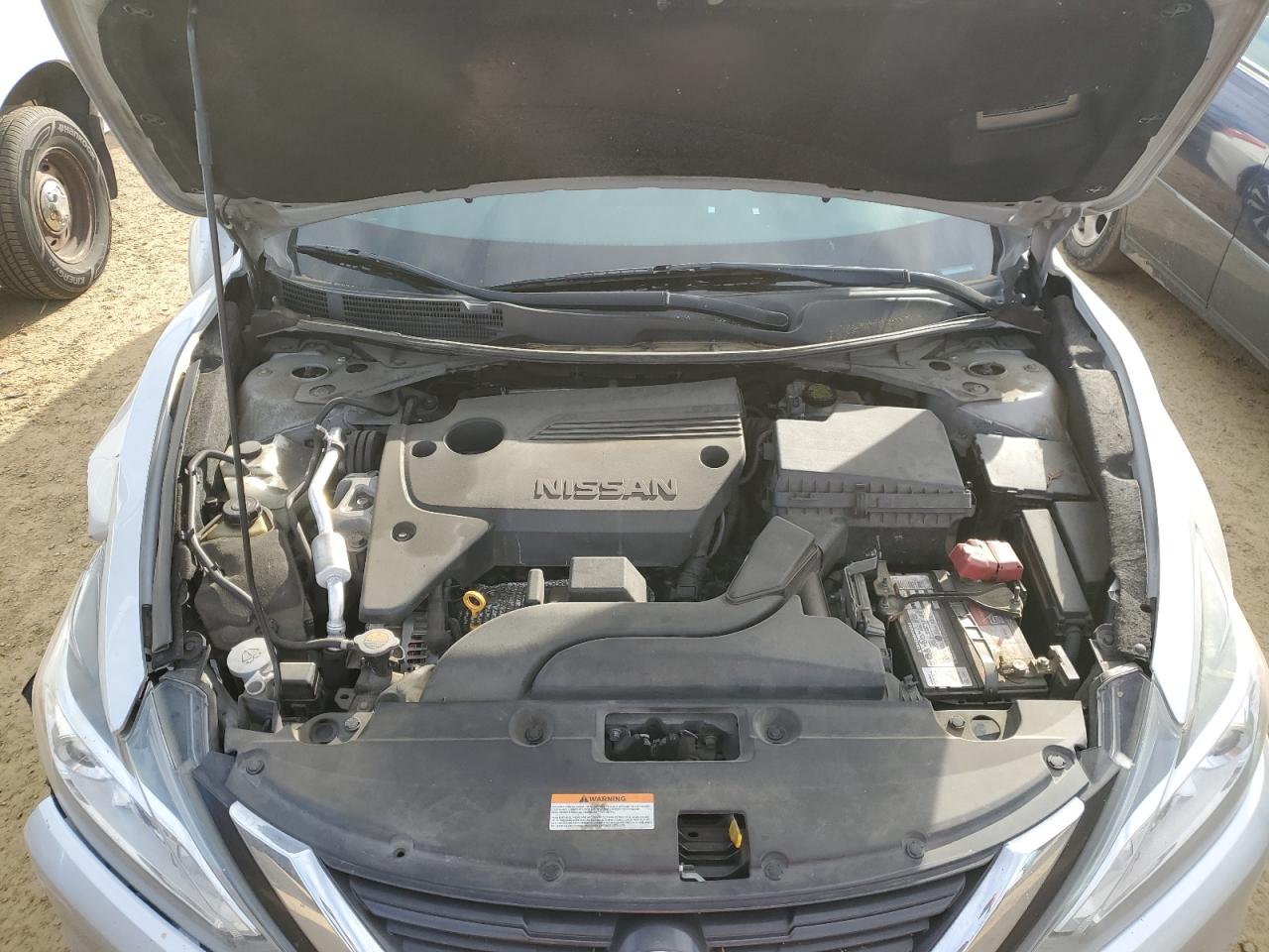 2017 Nissan Altima - Image 11