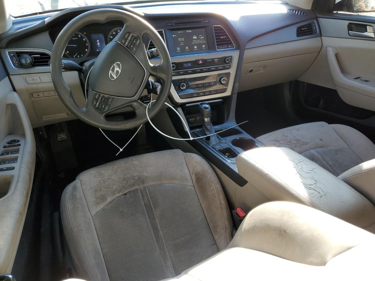 2016 Hyundai Sonata - Image 8