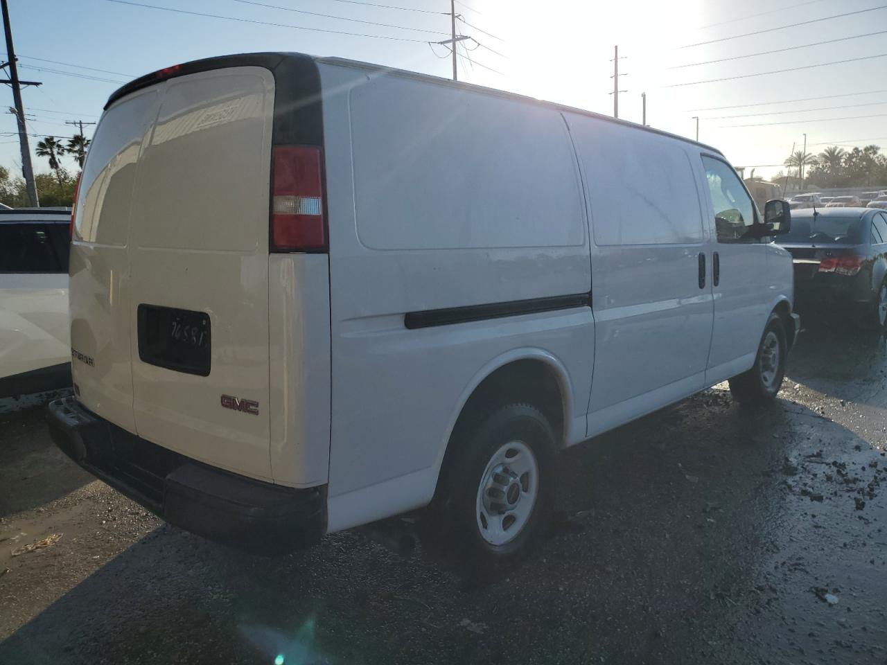 2017 GMC Savana - Image 3