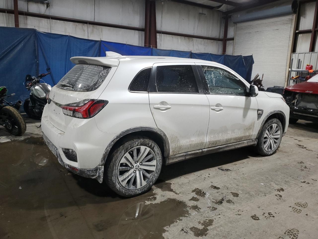 2021 Mitsubishi Outlander - Image 3