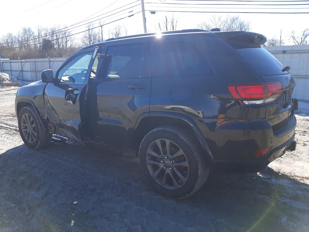 2016 Jeep Grand Cherokee - Image 2
