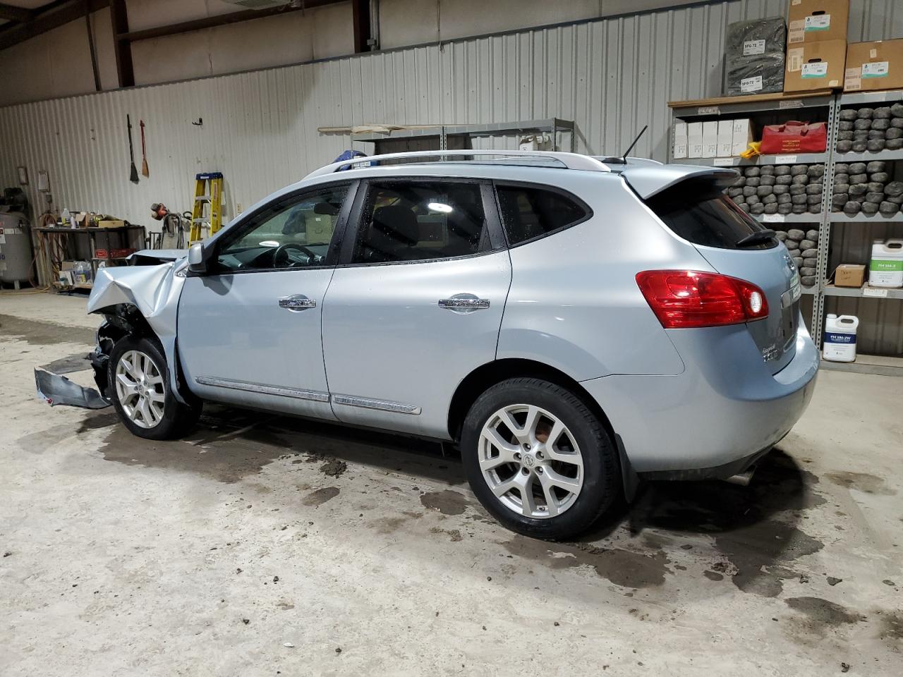 2011 Nissan Rogue - Image 2