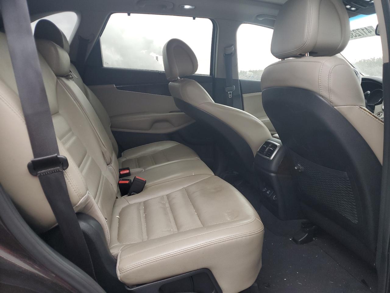 2016 Kia Sorento - Image 12