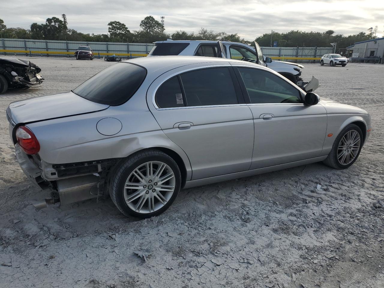 2005 Jaguar S-Type - Image 3
