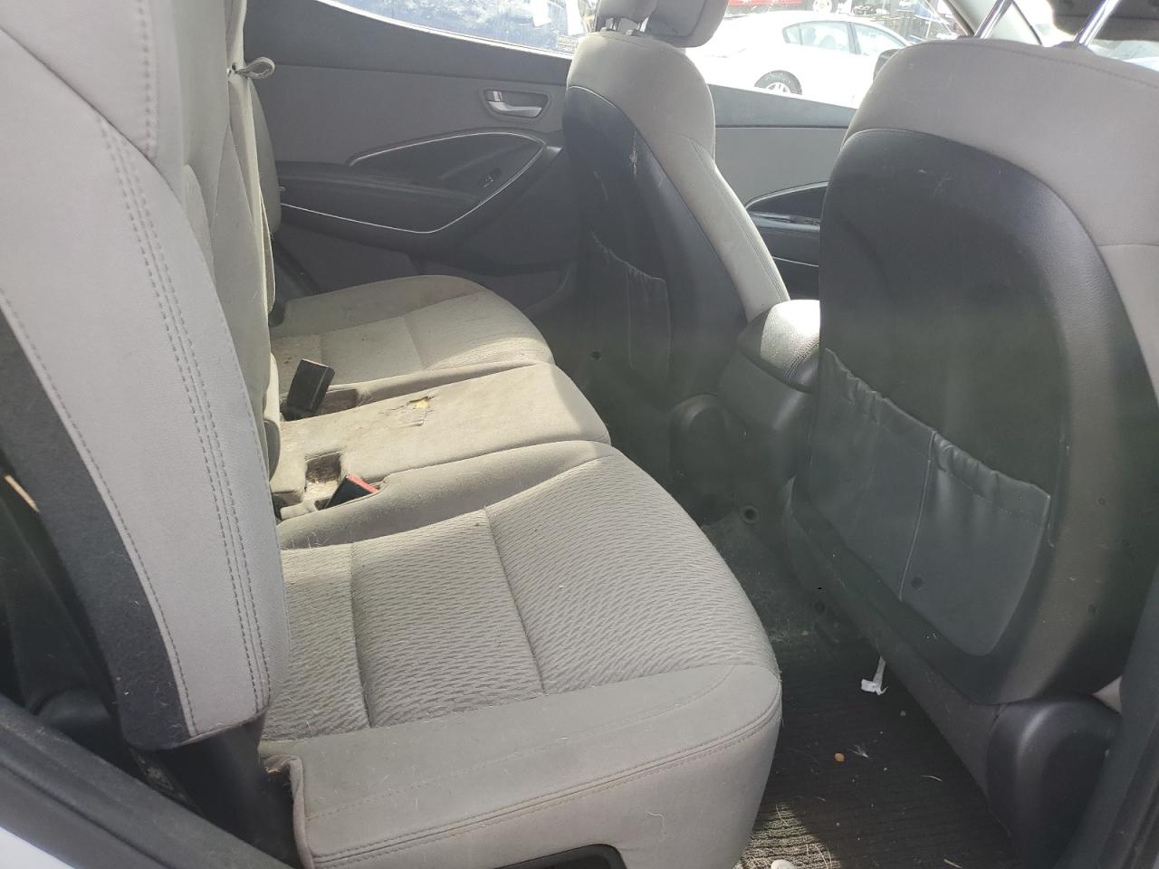 2018 Hyundai Santa Fe - Image 11