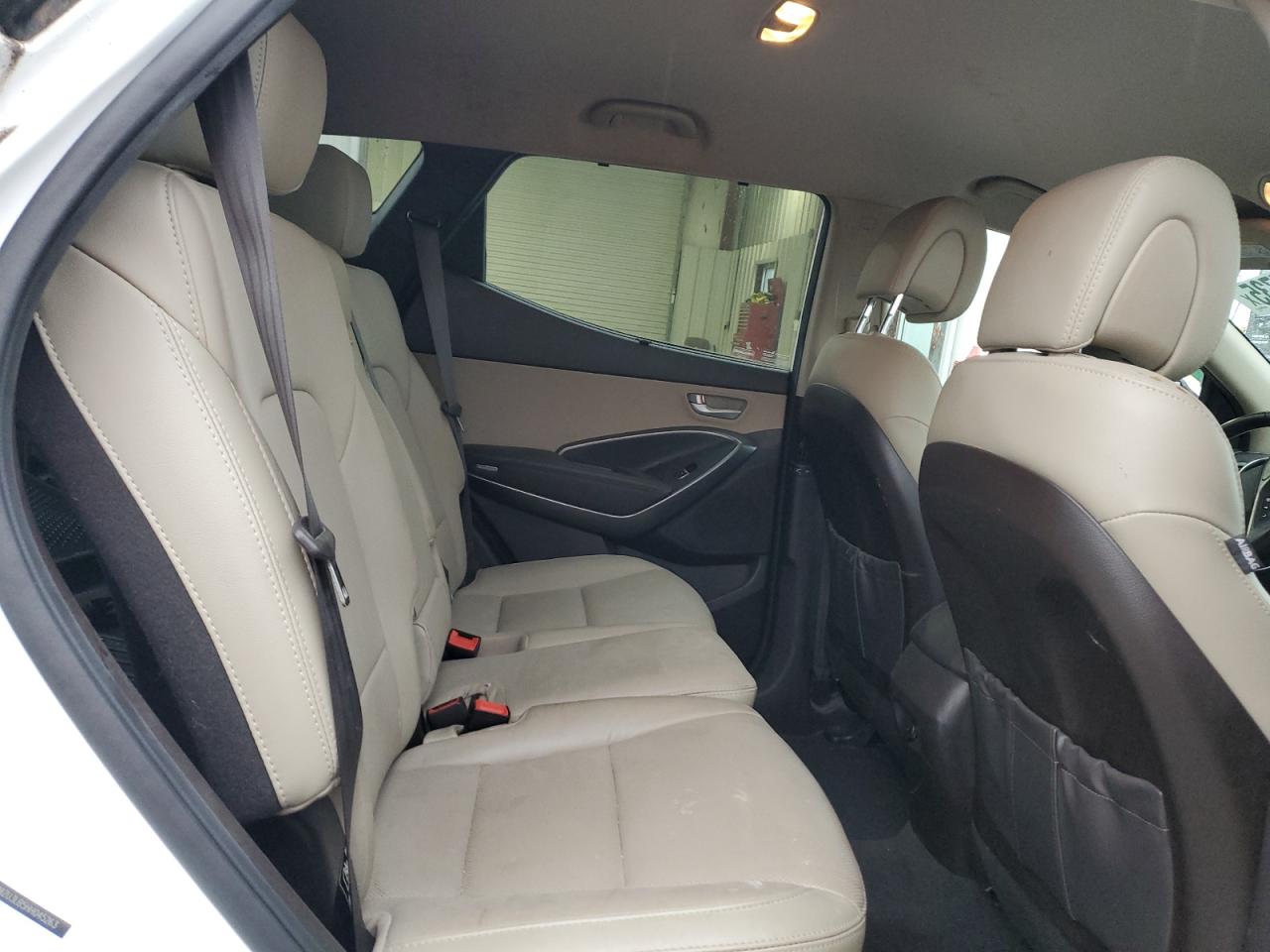 2017 Hyundai Santa Fe - Image 11