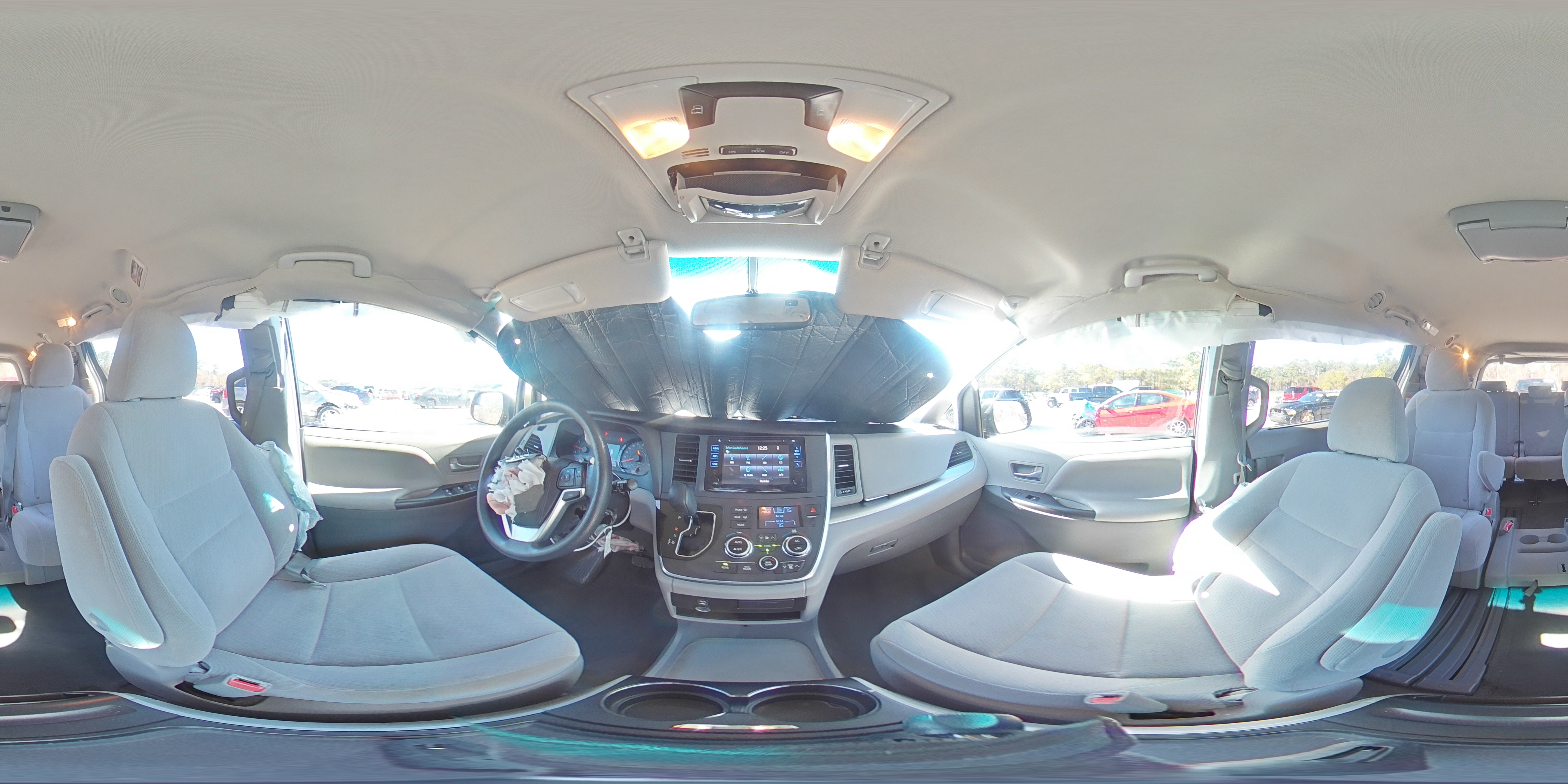 2015 Toyota Sienna - Image 15