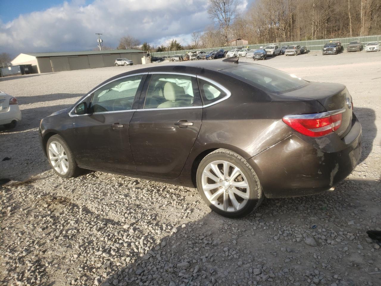 VIN 1G4PR5SK2F4164380 2015 BUICK VERANO no.2