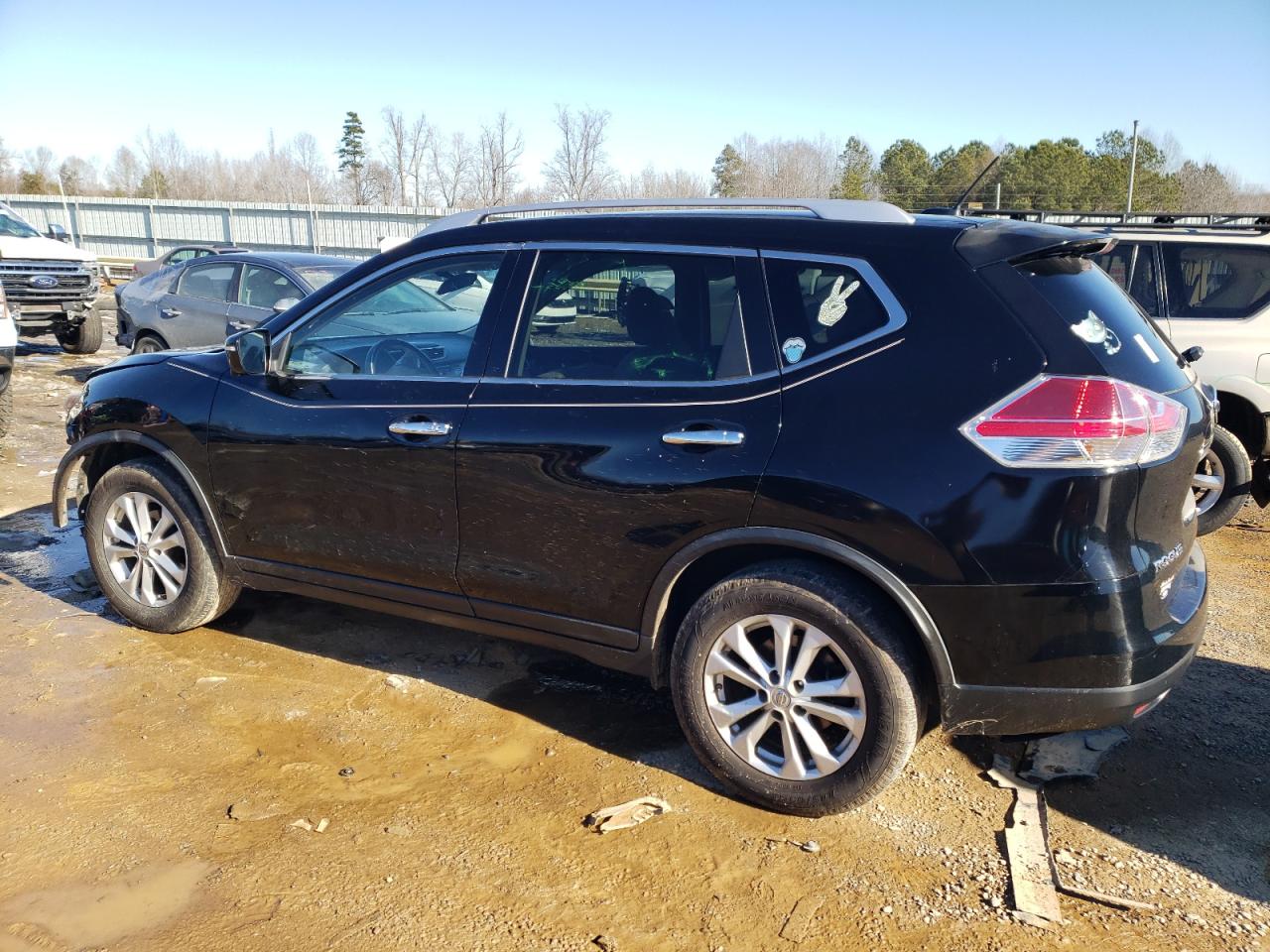 2015 Nissan Rogue - Image 2