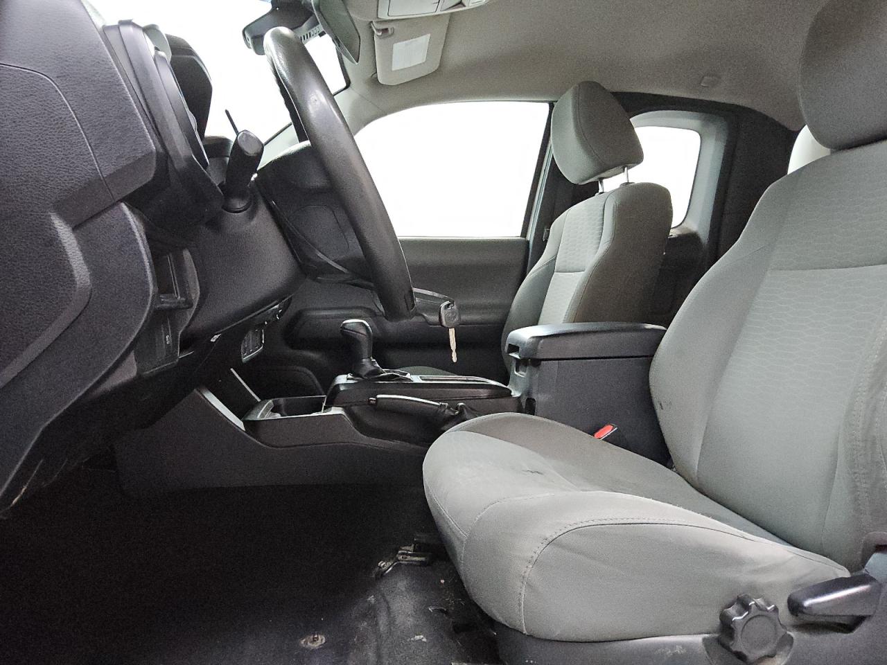 2018 Toyota Tacoma - Image 7