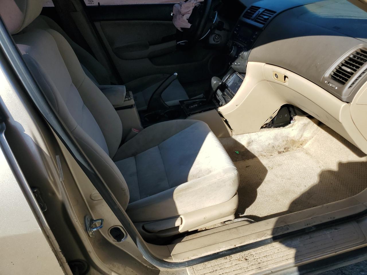 2004 Honda Accord - Image 7