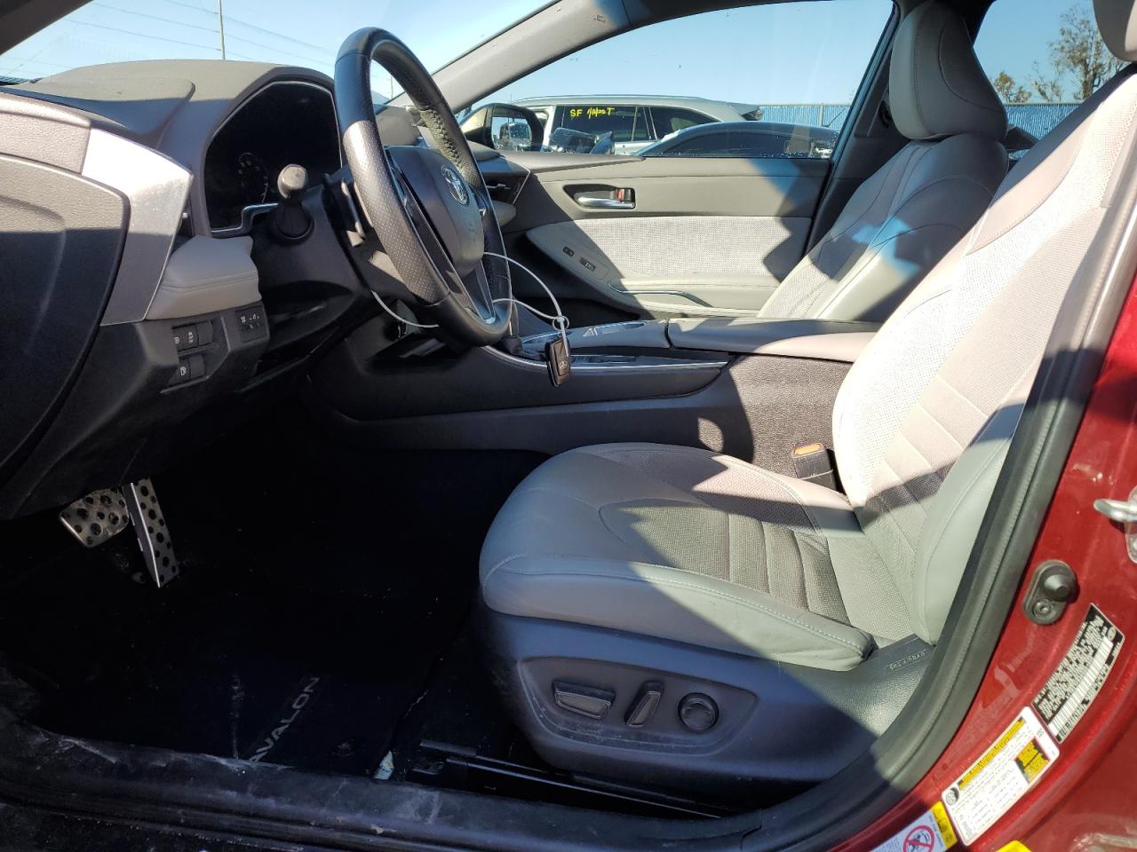 2019 Toyota Avalon - Image 7